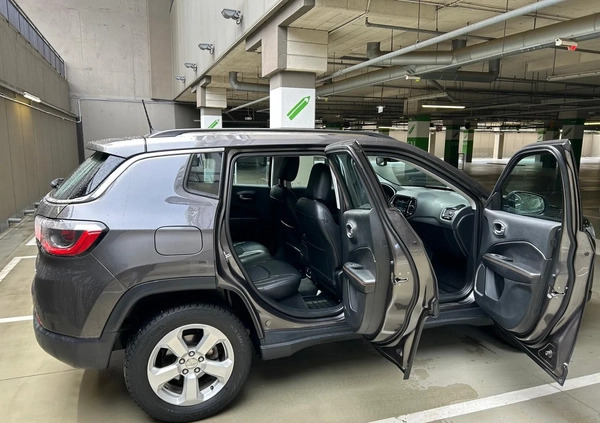 Jeep Compass cena 81000 przebieg: 142500, rok produkcji 2018 z Pobiedziska małe 106